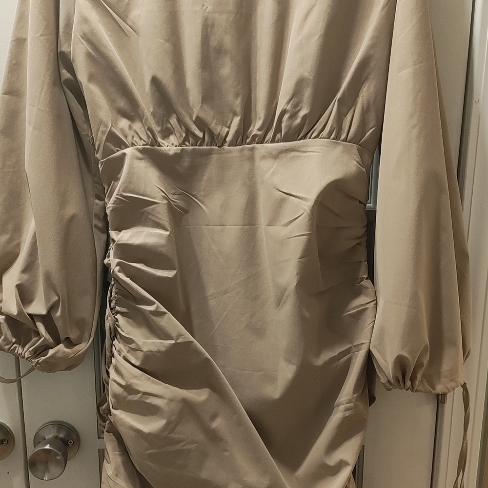 Dress - Picture 4 of 4